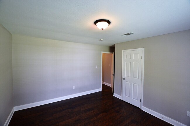Building Photo - Newly renovated home in Beau Village Subdivision in Denham Springs near I-12