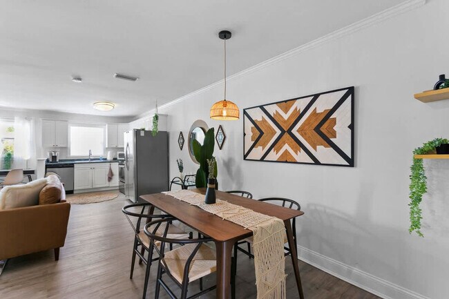 Building Photo - 2401 Gordon St