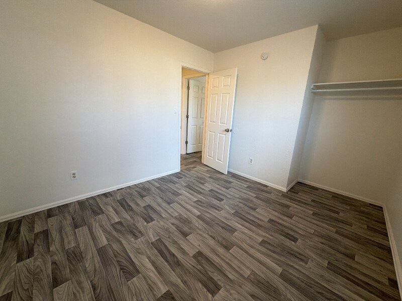 Building Photo - 914 S Del Norte Ave