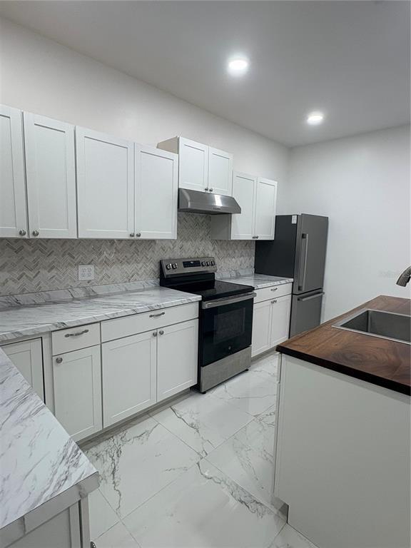 Building Photo - 976 SW Hamlet Cir