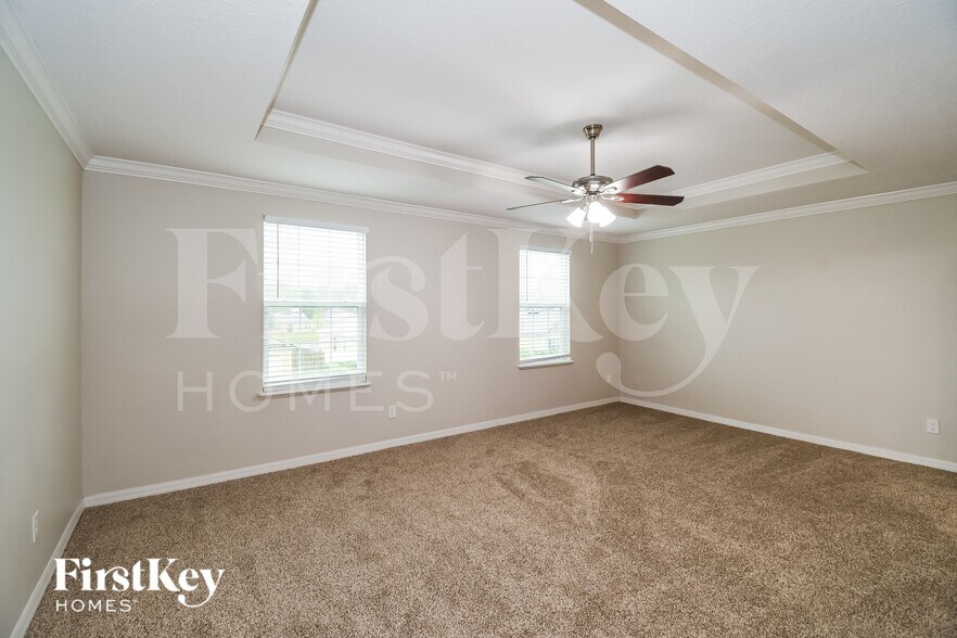 Building Photo - 10280 Magnolia Hills Dr