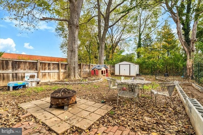 Building Photo - 222 S Raleigh St