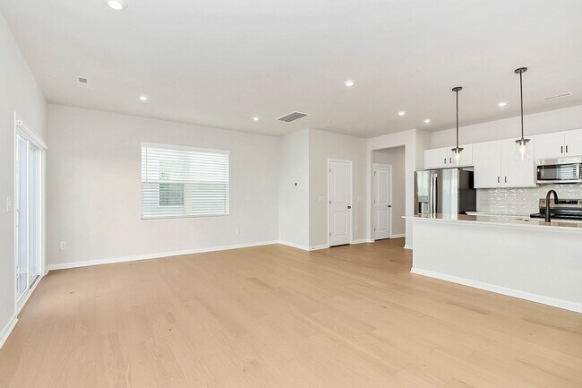 Building Photo - 5855 Executive Center Dr