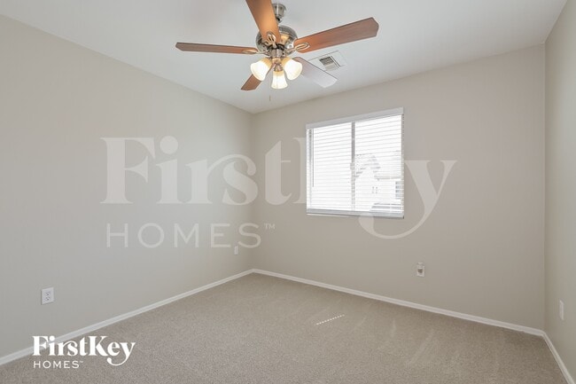 Building Photo - 10621 E Singing Canyon Dr