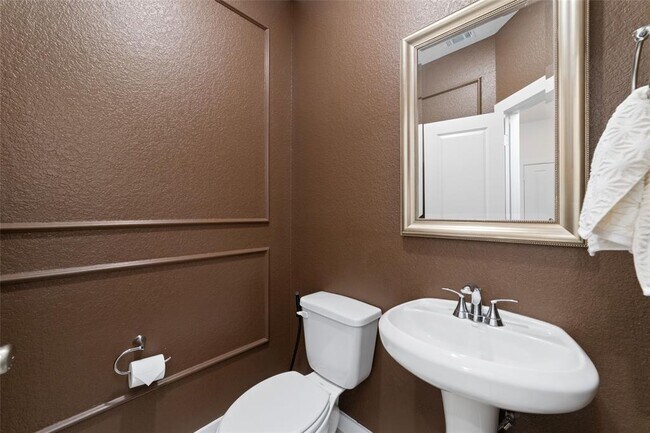Building Photo - 2006 Elm Grv Ct