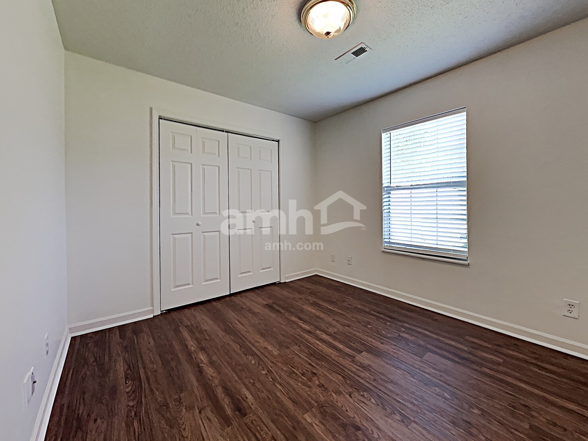 Building Photo - 2114 Post Oak Ln