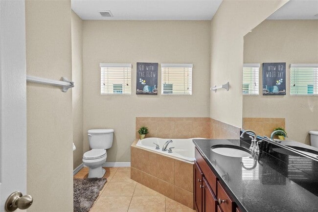 Building Photo - 3625 Bay Heights Way