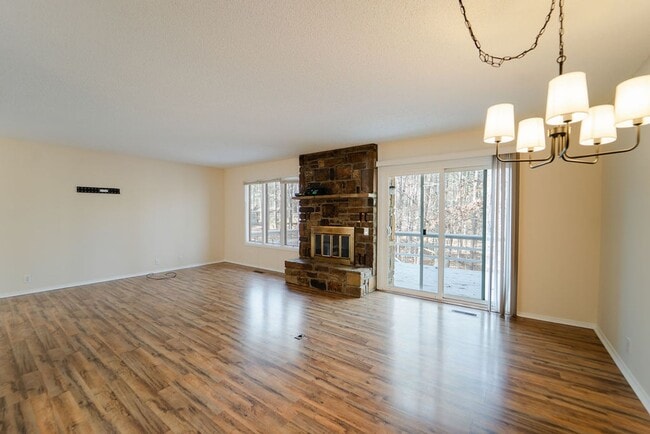 Building Photo - 2 bed, 2 bath new paint and refrigerator