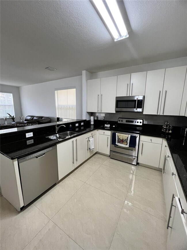 Building Photo - 11161 NW 77th Terrace