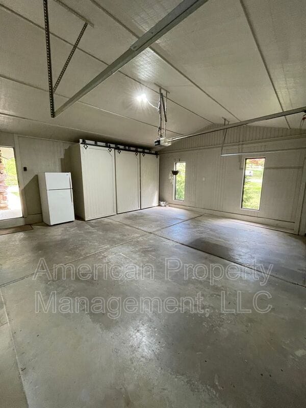 Building Photo - 3711 E 108th St