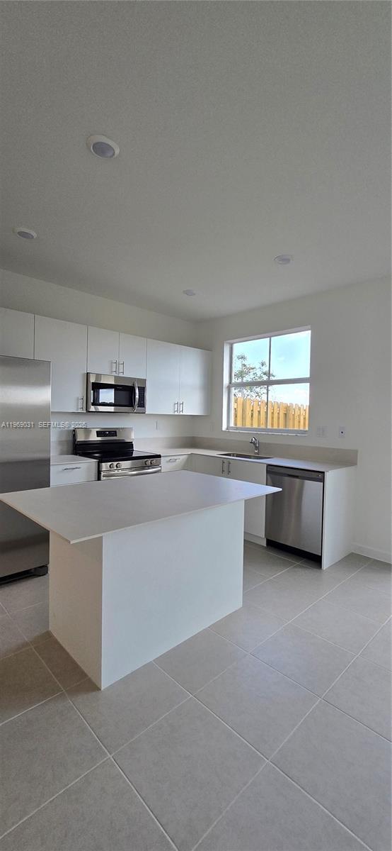 Building Photo - 2729 SE 26th Rd