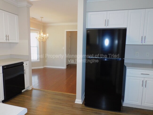 Building Photo - 5609 Wellsley Dr W