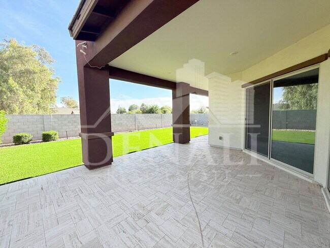 Building Photo - 1153 E Nolan Pl