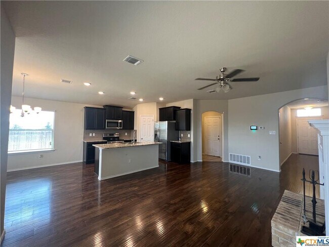 Building Photo - 208 Christopher Dr