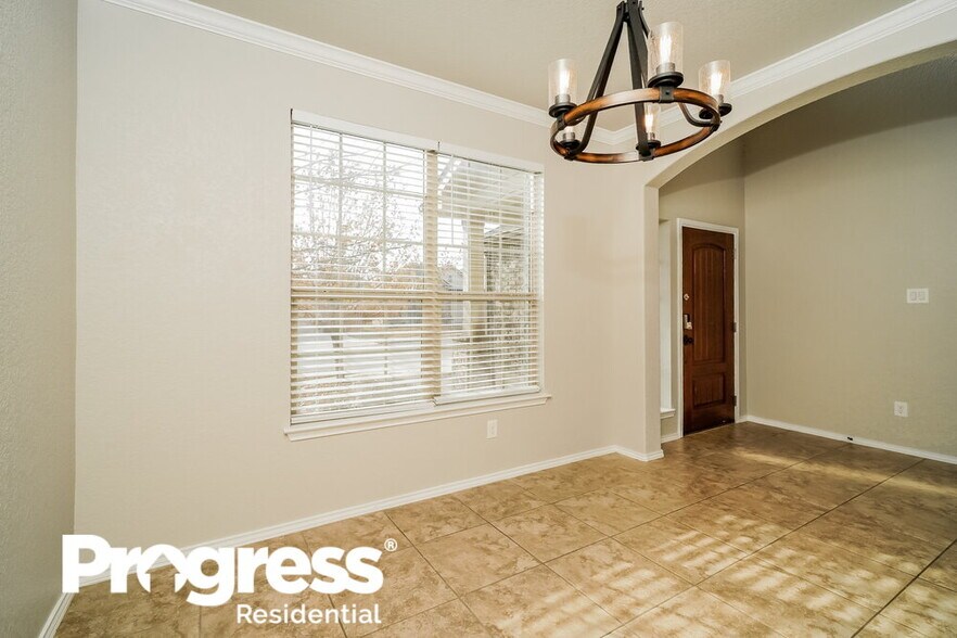 Building Photo - 340 Buckboard Ln