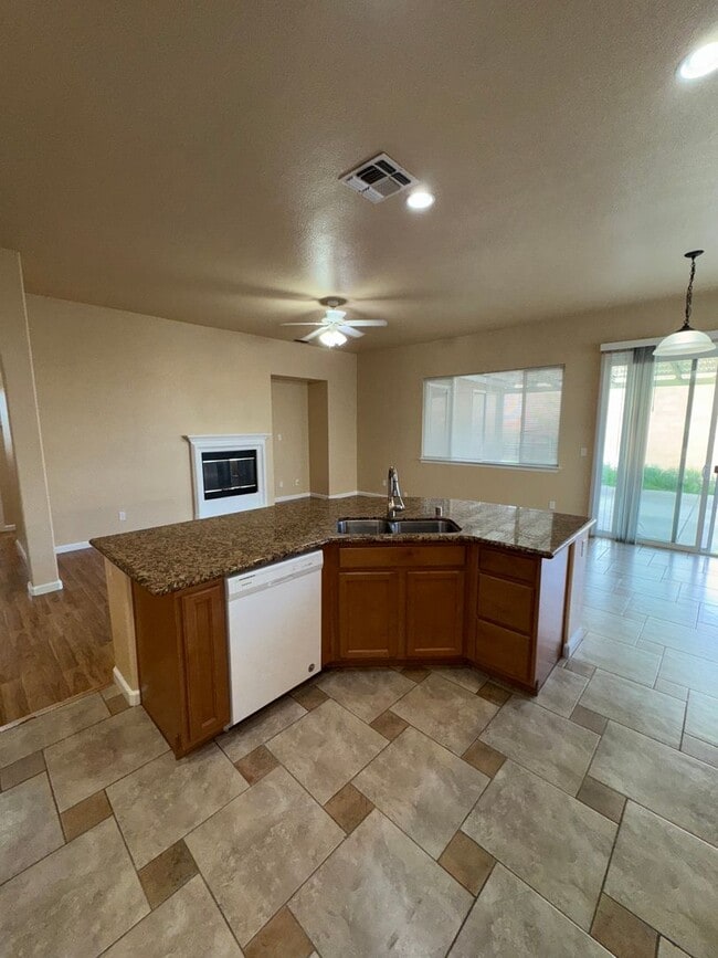 Building Photo - A Great House to Call Home!