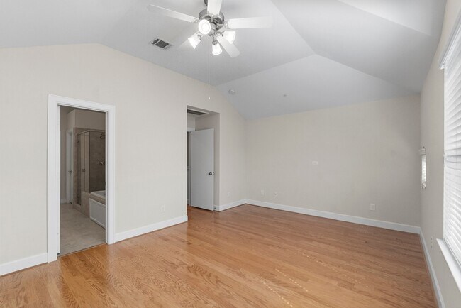 Building Photo - 2710 Hullsmith Dr