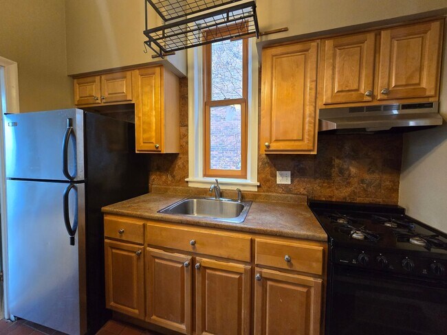 Building Photo - 313 N 34th St