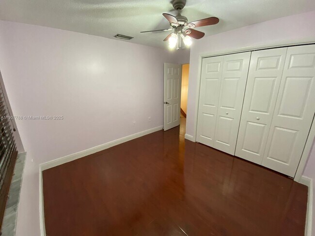 Building Photo - 10934 SW 146th Ave