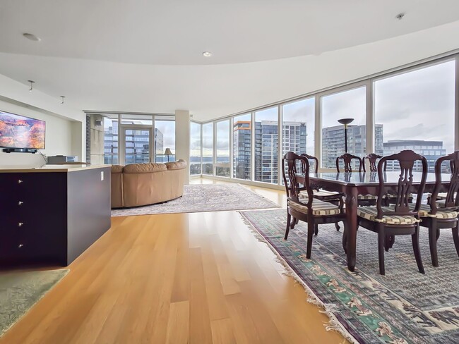 Building Photo - Elegant High-Rise Condo with Stunning Wate...