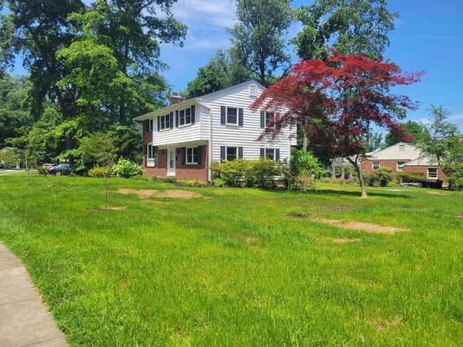 Building Photo - 4 Bedroom Colonial in Timonium