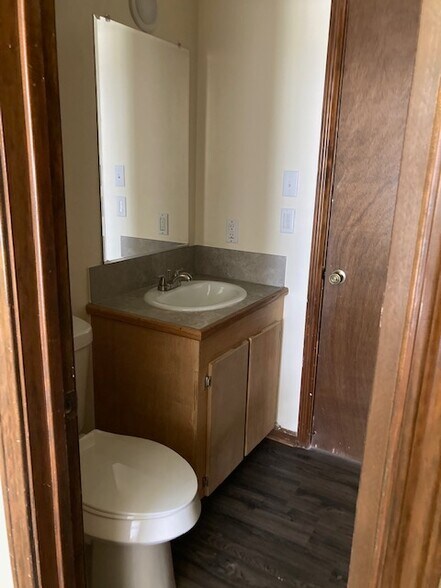 Building Photo - 5018 Desoto St