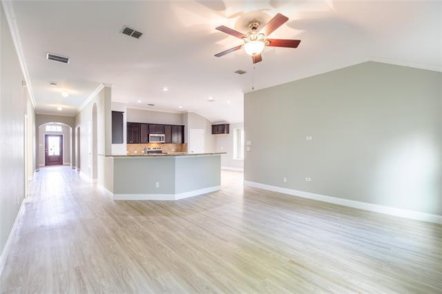 Building Photo - 901 Kiowa Dr