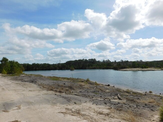 Building Photo - 160 Alexander Wy S