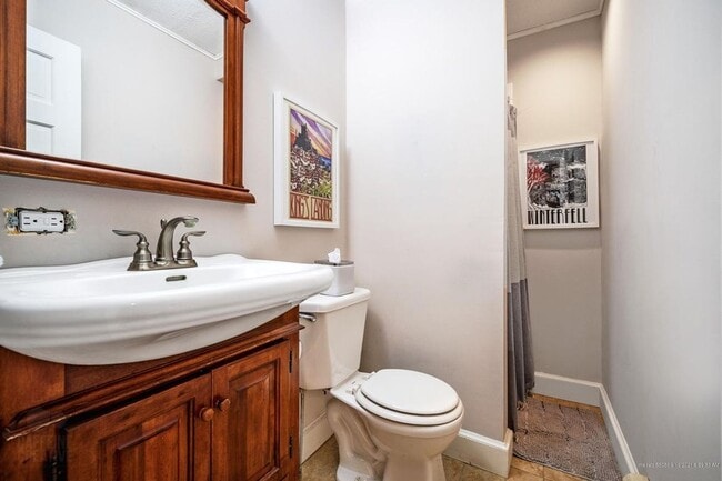 Building Photo - House For Rent in West Bath