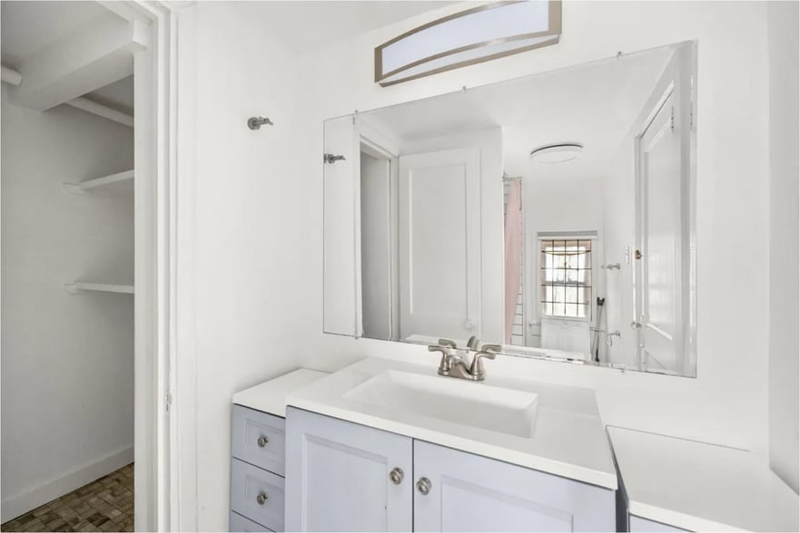 Bathroom 2 - 4407 Stanford St