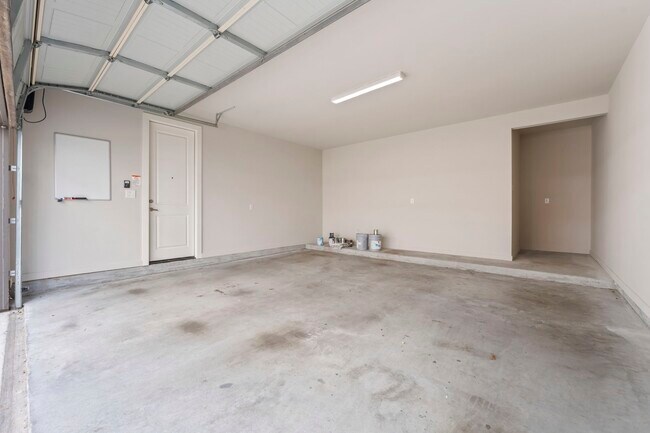 Building Photo - 954 Fisher St