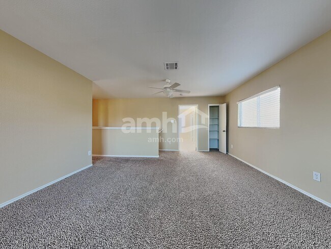 Building Photo - 937 Iona Dr