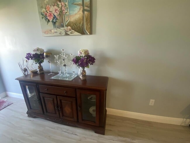 Building Photo - 39 Easthampton B