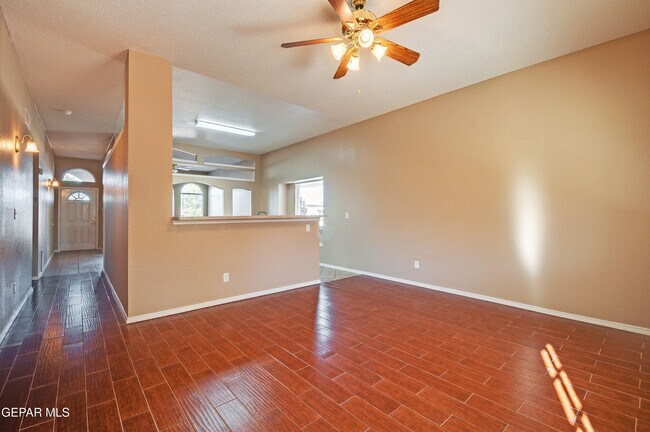 Building Photo - 316 De Palma Pl