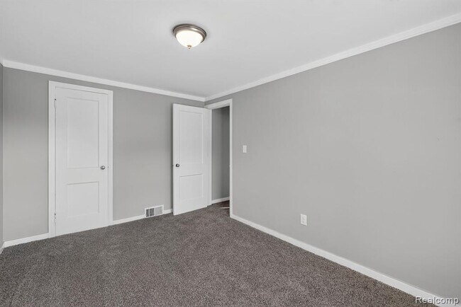 Building Photo - 20216 Regent Dr