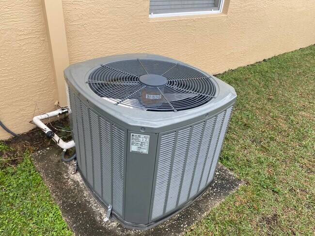 Building Photo - 375 Lexington Ave SW