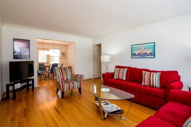 Building Photo - 1536 Beech Valley Way NE