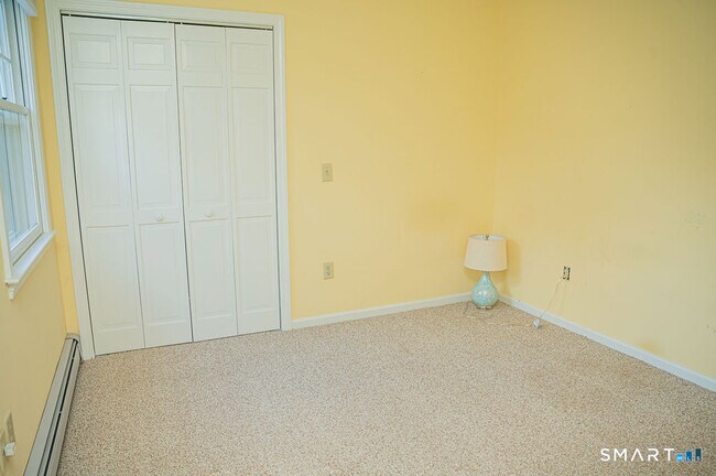 Building Photo - 100 White Birch Dr