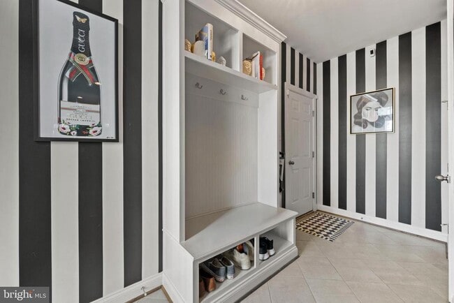 Building Photo - 607 Somerstown St