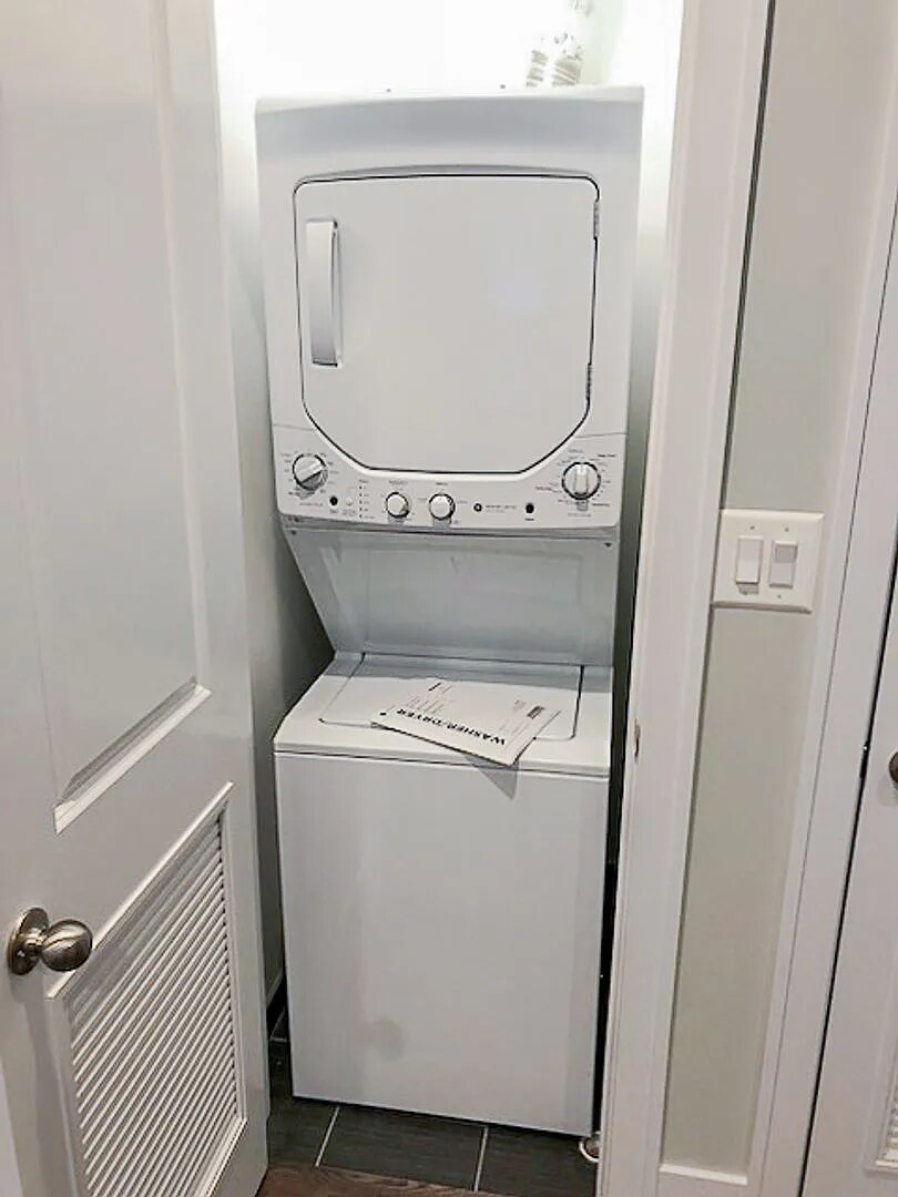 Building Photo - 3818 N Sheffield Ave