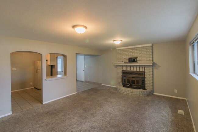Building Photo - Orem Home