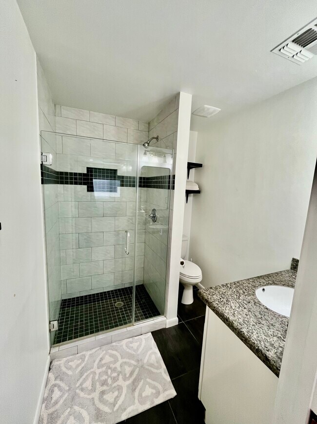Guest Suite Bathroom - 2329 N Mitchell St
