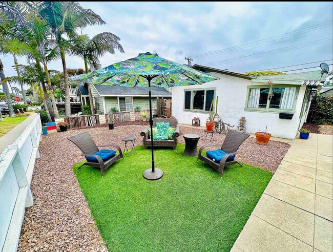Building Photo - Coastal Charm in the Heart of Encinitas – 2 Bed, 1 Bath Avail 12/1