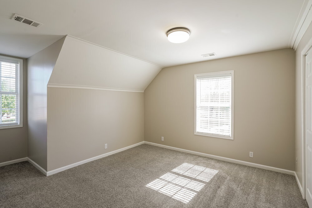 Building Photo - 2927 Islington Dr