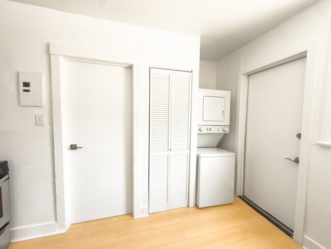 Building Photo - 4730 St Charles Pl