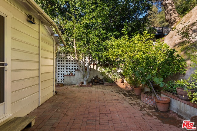 Building Photo - 2146 Stanley Hills Dr