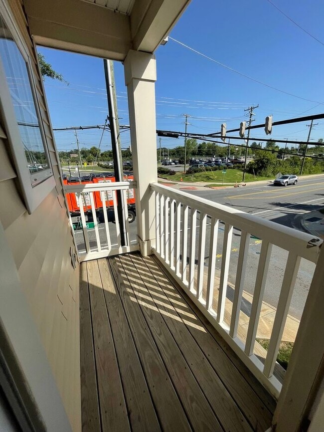 Building Photo - Charming 2 beds 2.5 bath in Charlotte!