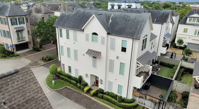 Building Photo - 15623 Broad St