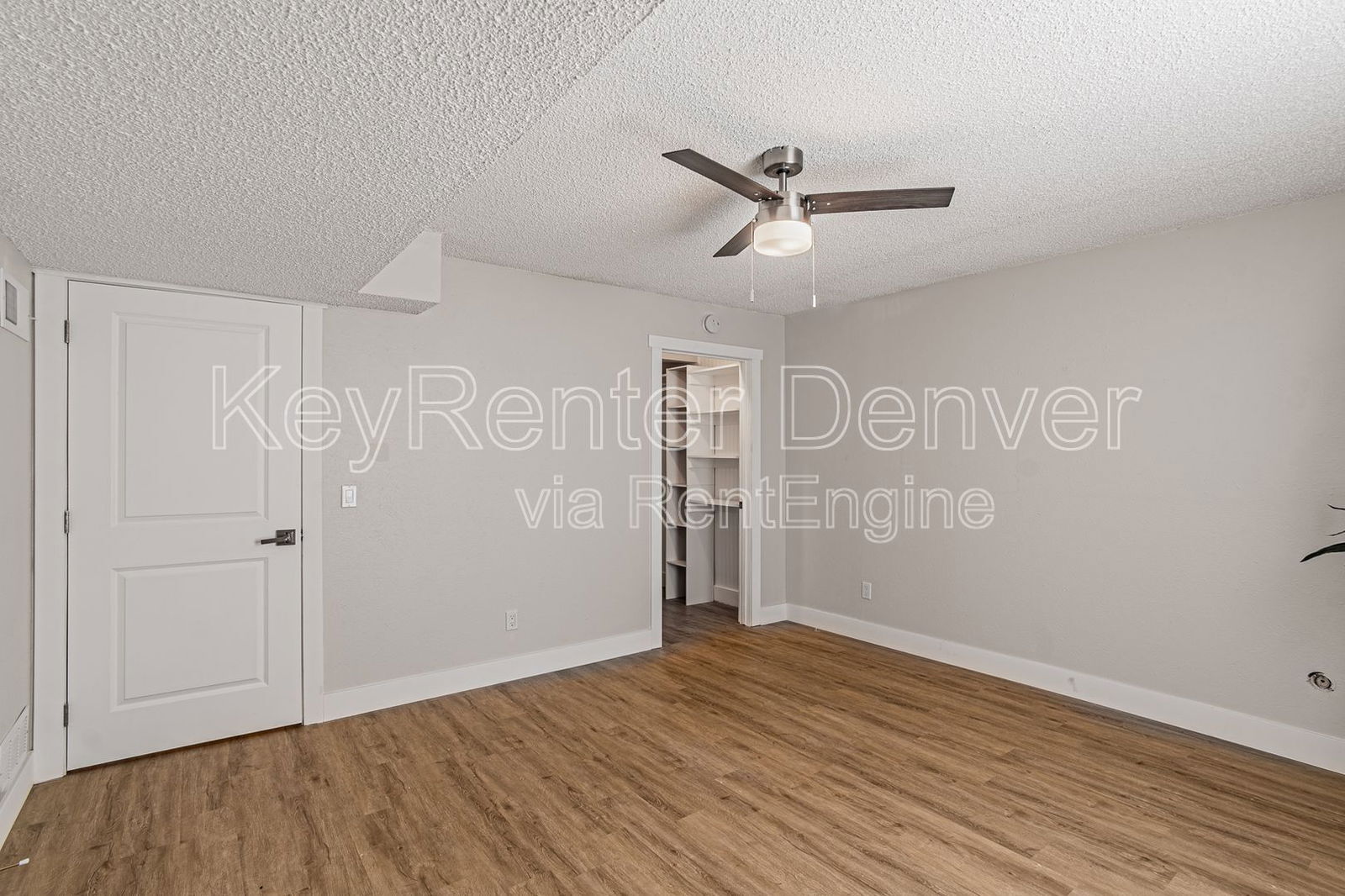 Building Photo - 7665 E Eastman Ave