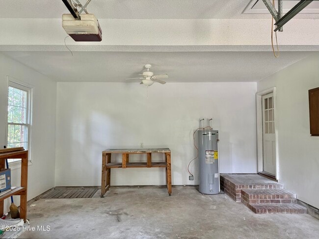 Building Photo - 502 Plantation Dr